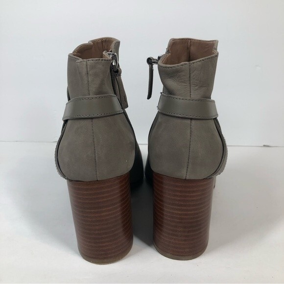 Louise et Cie Gravel Color Suede Leather Ankle Booties Stacked Heel Size 9 - Picture 8 of 13